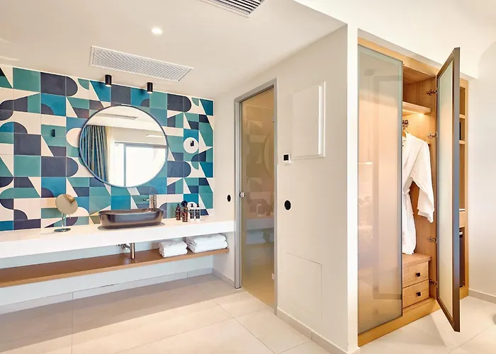 Paralos Kosta Alimia Hersonissos (Crete)