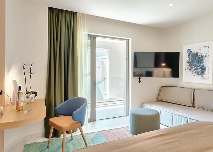 Paralos Kosta Alimia خيرسونِسوس