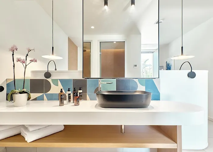 Hotel Paralos Kosta Alimia 5*