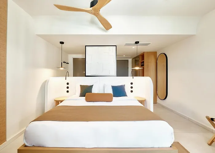 Hotel Paralos Kosta Alimia