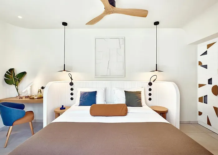 Paralos Kosta Alimia